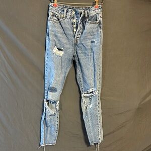 Old Navy Distressed Ankle Jeans in Light Blue
